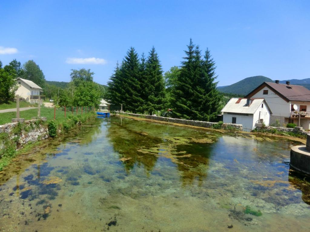 Pansion Izvor Hotel Korenica Exterior photo